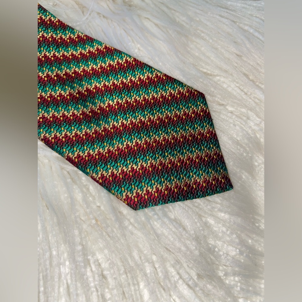 Gitman Brothers Green and Red Patterned Tie